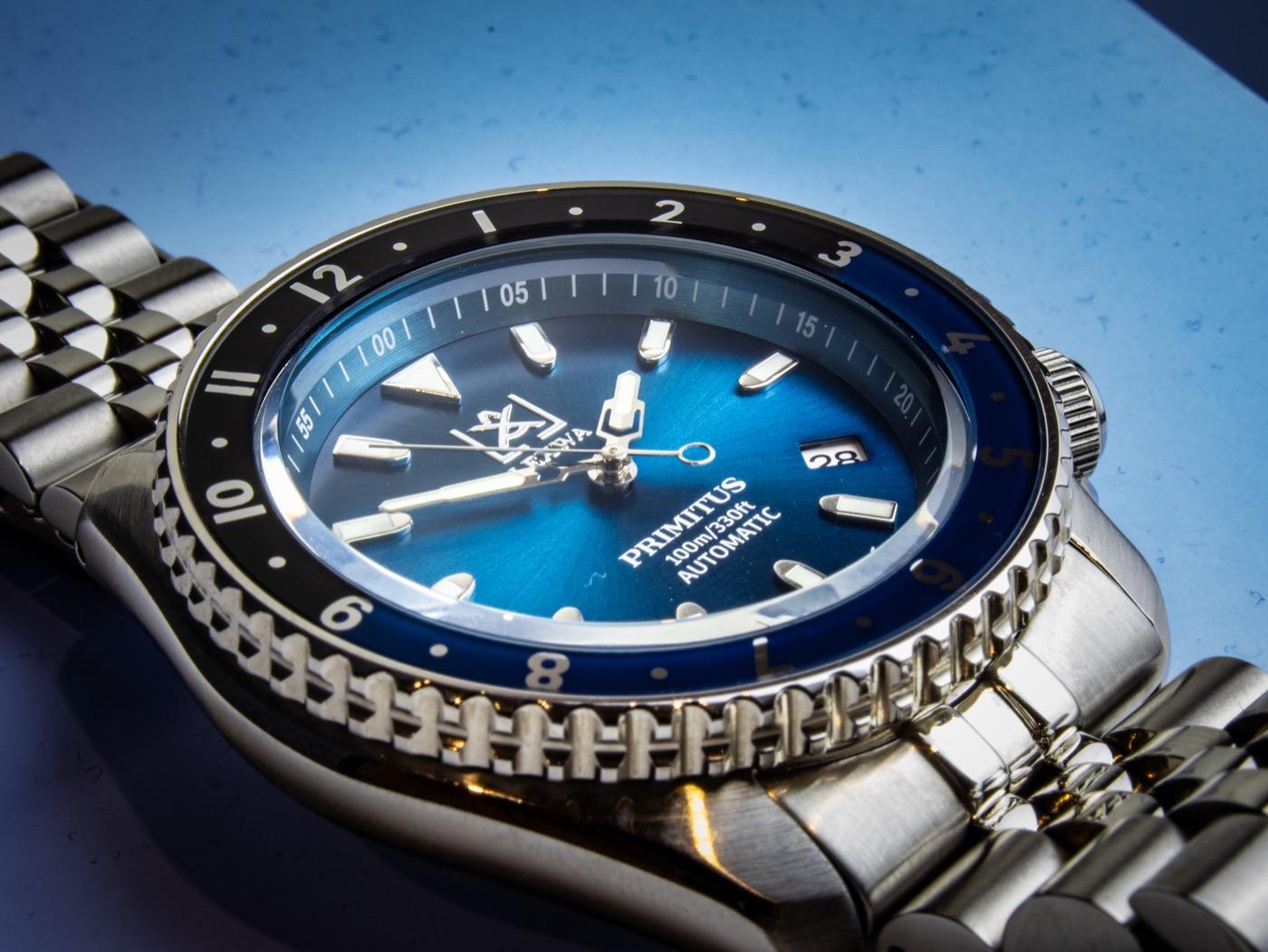 LEXWA PRIMITUS angled shot showing case and bezel detail